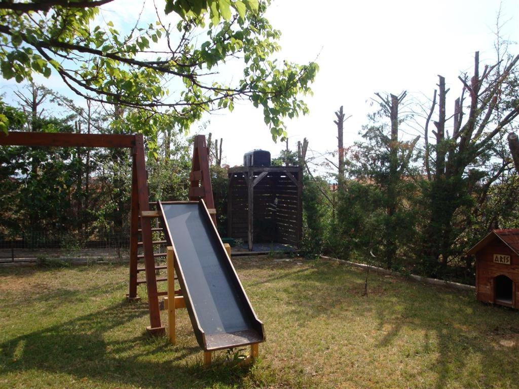 فيلا Wonderful House With Private Garden فلوغيتا المظهر الخارجي الصورة
