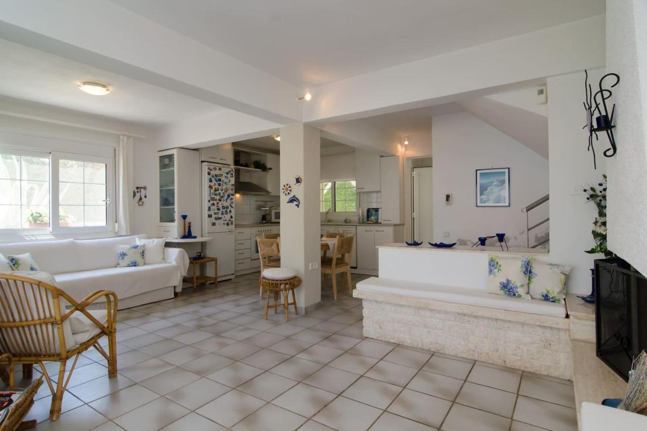 فيلا Wonderful House With Private Garden فلوغيتا المظهر الخارجي الصورة