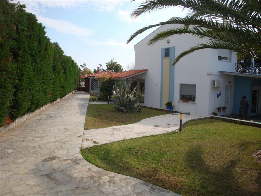 فيلا Wonderful House With Private Garden فلوغيتا المظهر الخارجي الصورة